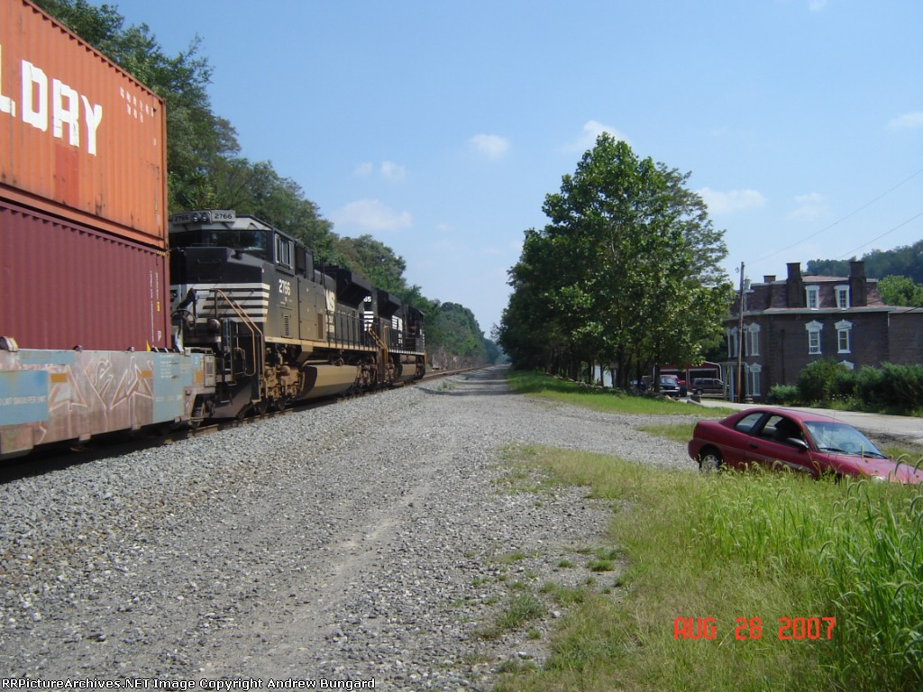 NS 2766      SD70M-2         Aug 28, 2007